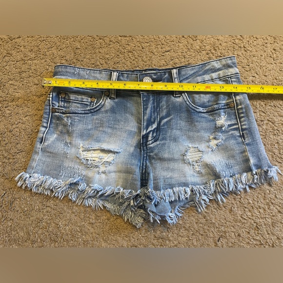 Indigo Rein Blue Denim Distressed Jean Shorts, Size 3 - Picture 4 of 13
